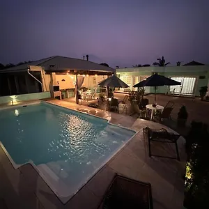 Completo Ar E Piscina Palhoça